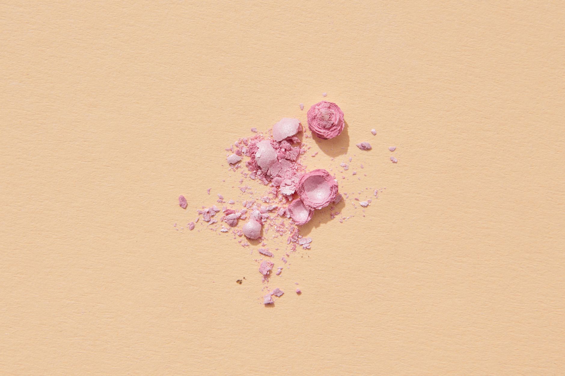 Quelles tendances maquillage dominent la rentrée 2023 ? Blush mousse en tête